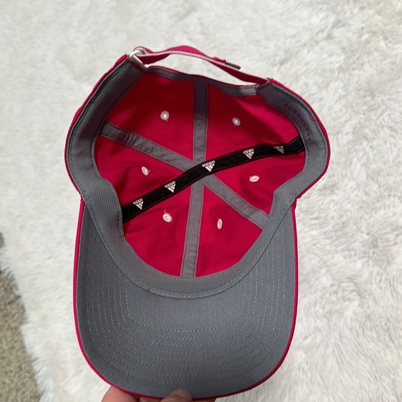 😊 Adidas Aeroready Hat - Picture 2 of 3